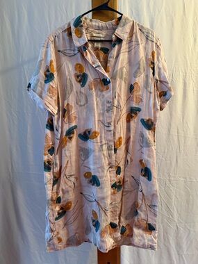 Men's Short Sleeve Button-Up Shirt in Light Pink Floral